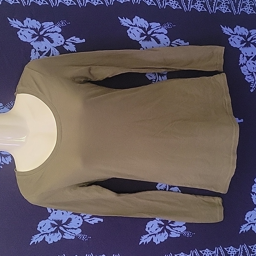 No boundaries army green long sleeve shirt